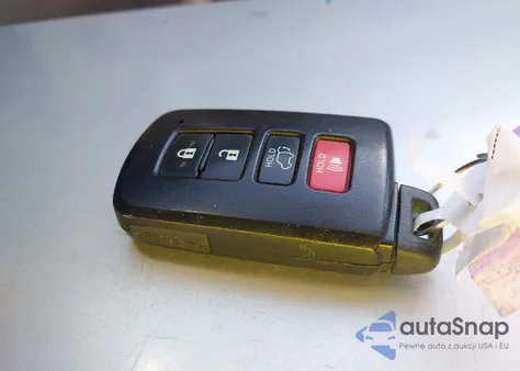 2016 Toyota Highlander Xle V6 z USA, uszkodzony, nr VIN 5TDKKRFH2GS141857